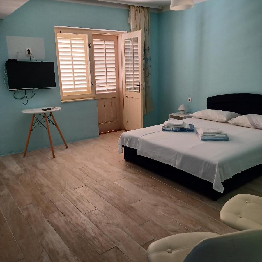 Apartments Losinj Mali Losinj Exterior photo